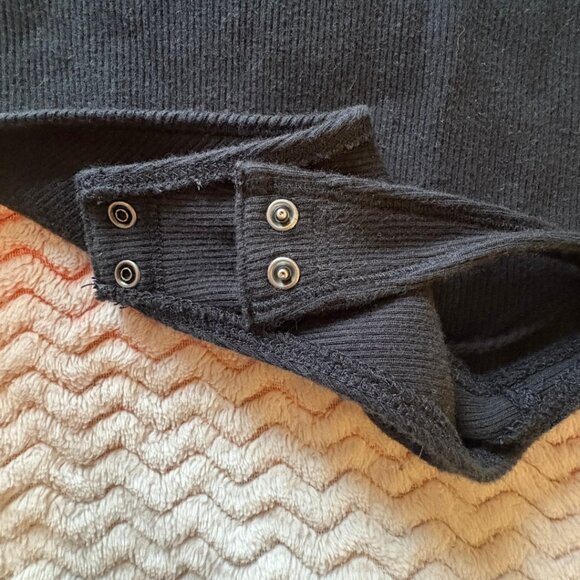 Abercrombie & Fitch Soft Ribbed Black Bodysuit - Size Medium - Picture 9 of 10